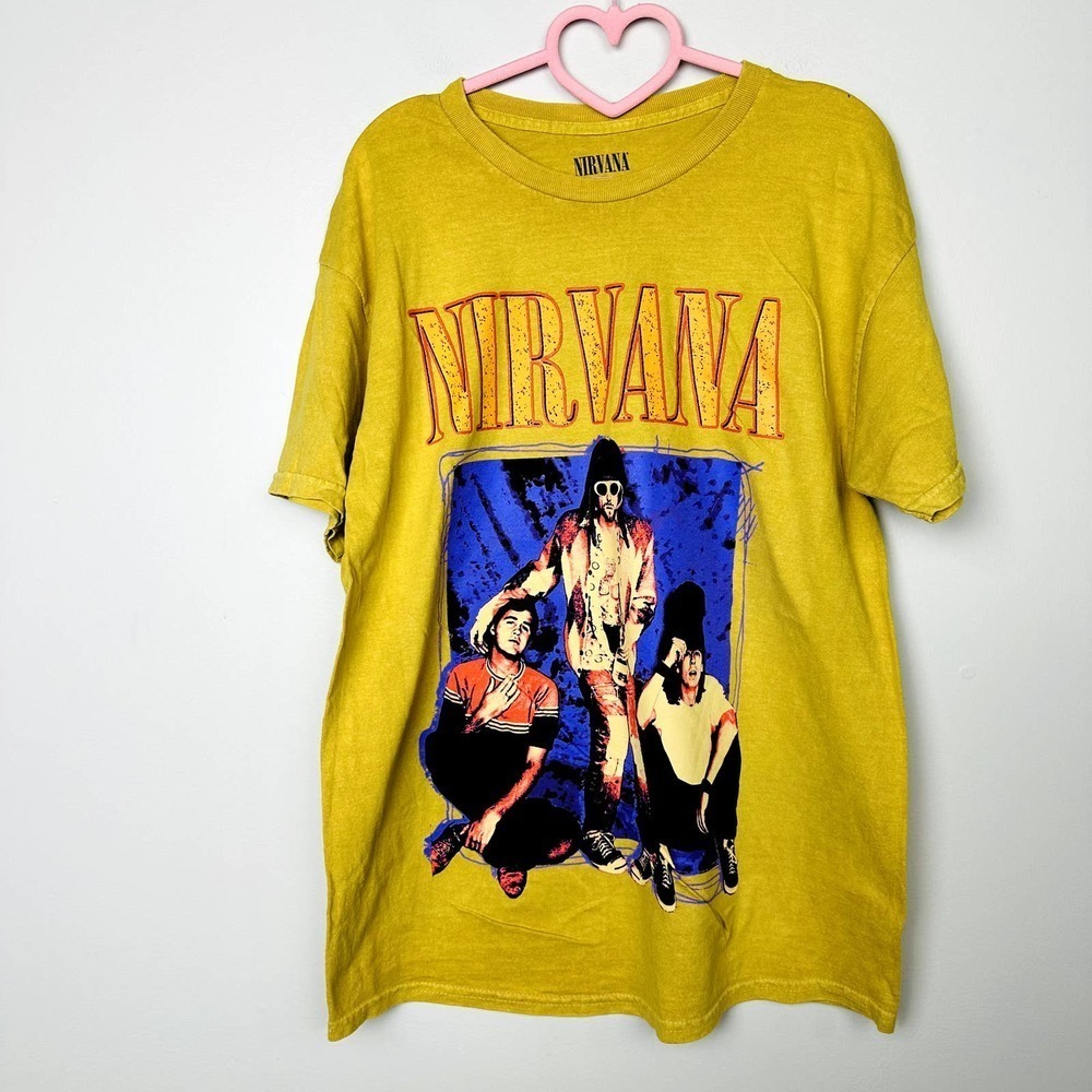 NIRVANA NWOT Unisex Yellow T-Shirt Large Crew Neck Short Sleeve Graphic Print
